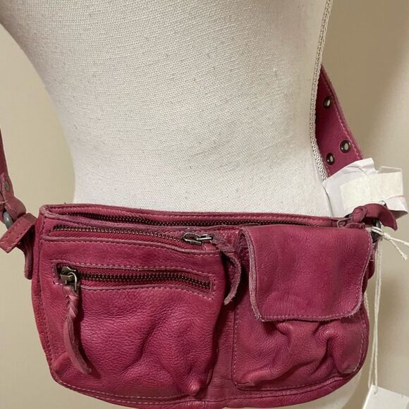 New Free People Leather Wade Leather Sling crossbody bag NWT
Magenta retai… - Picture 3 of 10
